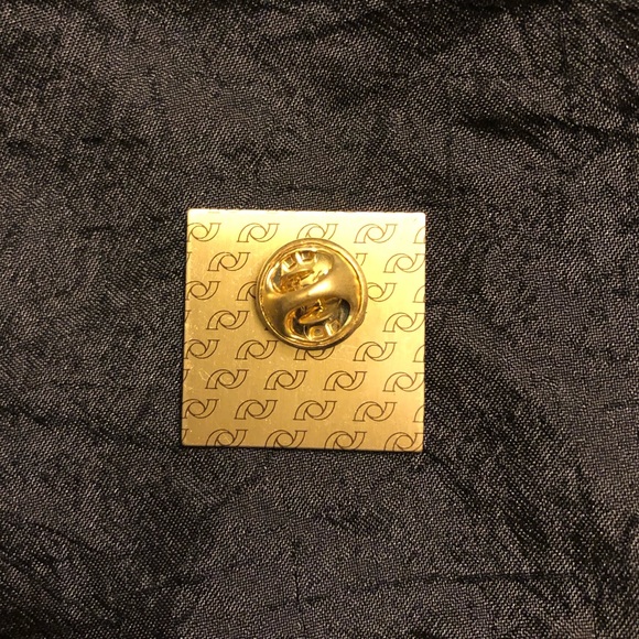 Vintage 1995 RCA Cale Yarborough Racing Jeremy Mayfield #98 NASCAR Pinback Pin - Picture 4 of 7